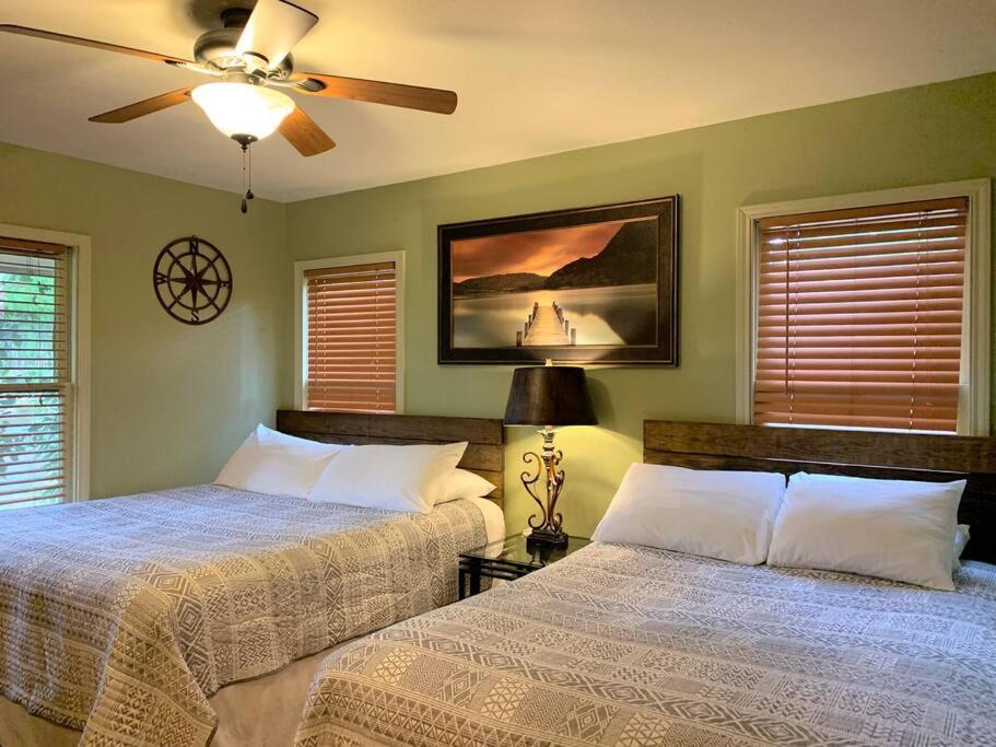 The River Haven - Sleeps 32 - On Guadalupe River سيغوين المظهر الخارجي الصورة