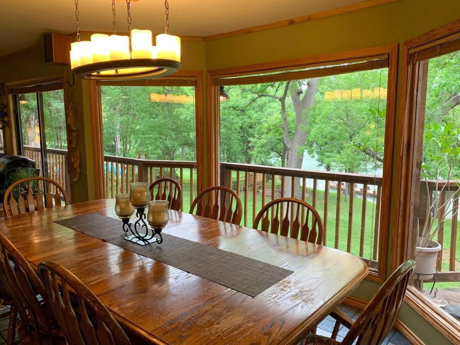The River Haven - Sleeps 32 - On Guadalupe River سيغوين المظهر الخارجي الصورة