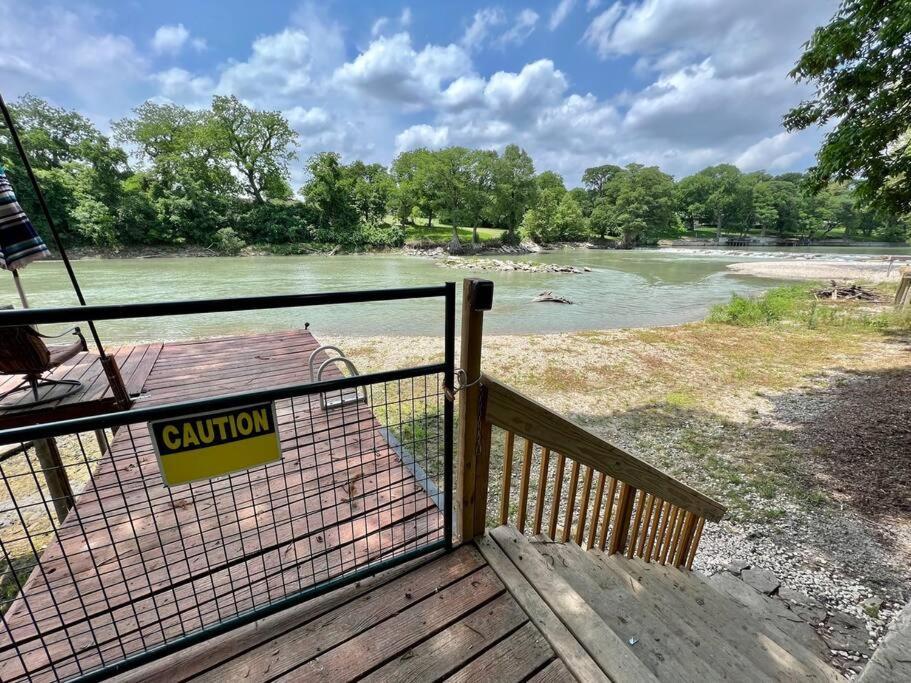 The River Haven - Sleeps 32 - On Guadalupe River سيغوين المظهر الخارجي الصورة