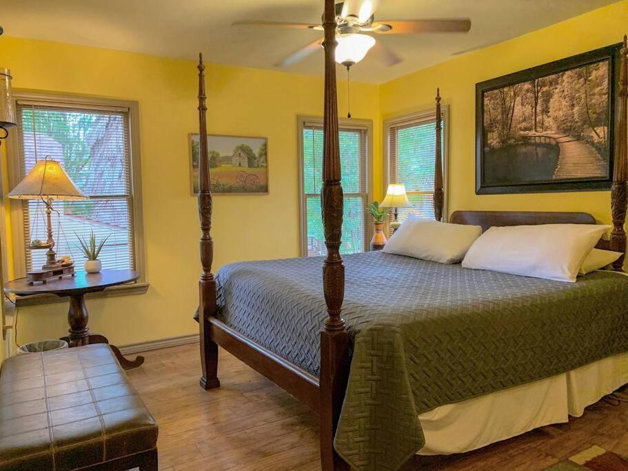 The River Haven - Sleeps 32 - On Guadalupe River سيغوين المظهر الخارجي الصورة