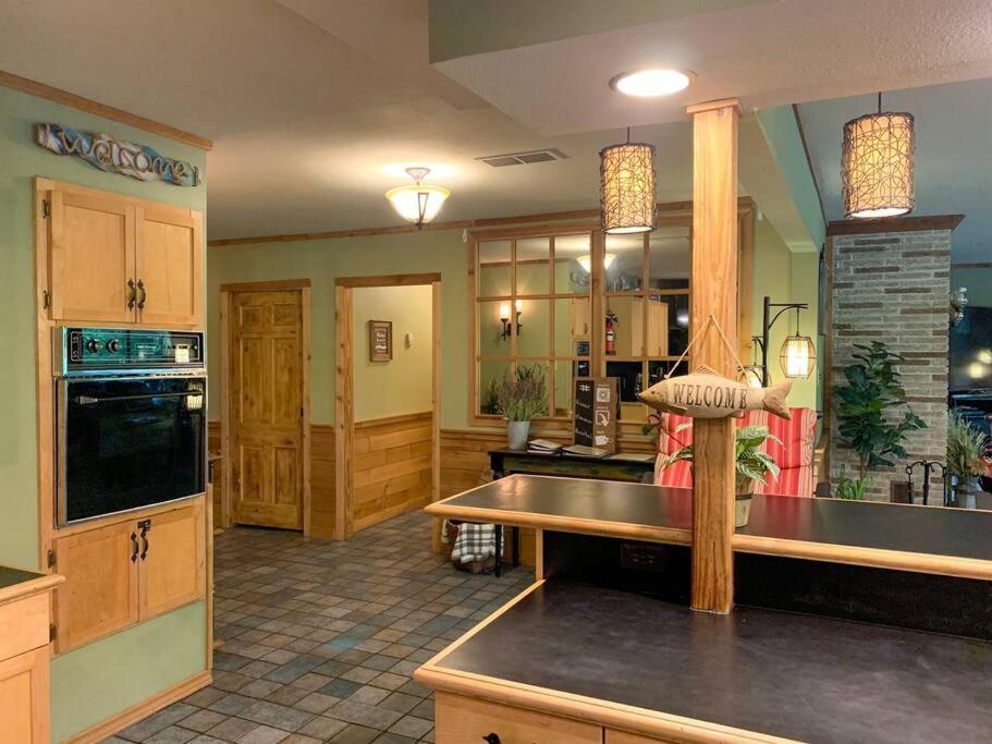 The River Haven - Sleeps 32 - On Guadalupe River سيغوين المظهر الخارجي الصورة