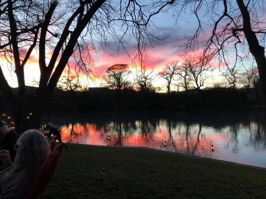 The River Haven - Sleeps 32 - On Guadalupe River سيغوين المظهر الخارجي الصورة