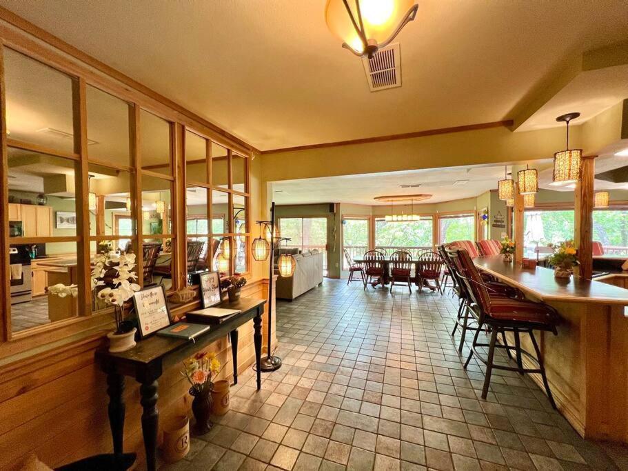 The River Haven - Sleeps 32 - On Guadalupe River سيغوين المظهر الخارجي الصورة