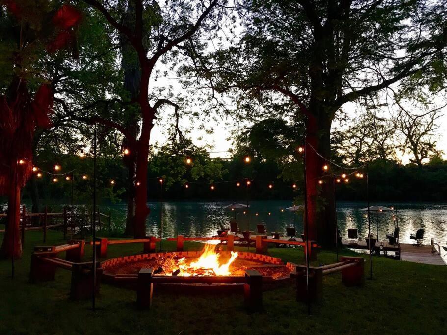 The River Haven - Sleeps 32 - On Guadalupe River سيغوين المظهر الخارجي الصورة